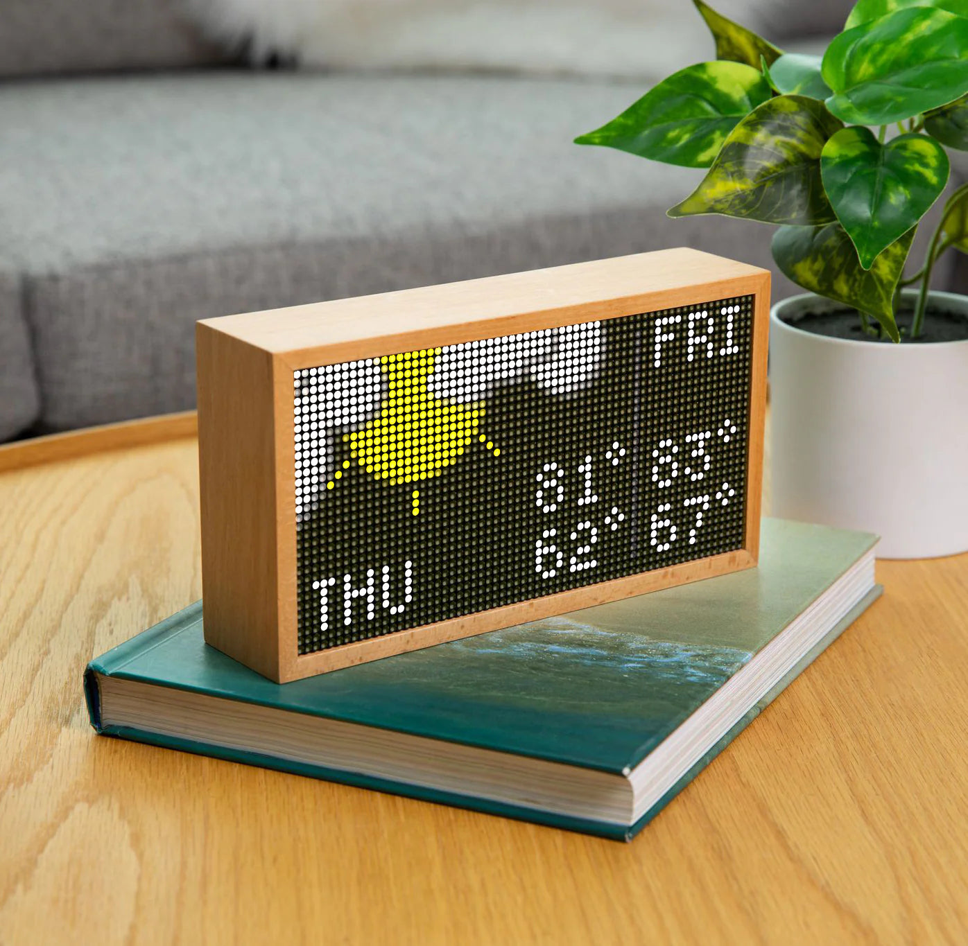 Retro‑Style Pixel Display | Real‑Time Dynamic Changing Pixel Screen